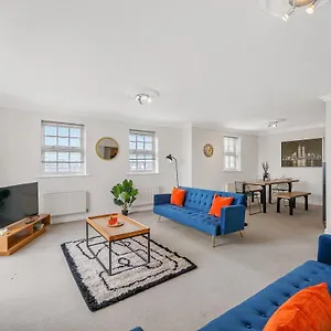 Stylish Duplex Penthouse Apartment York